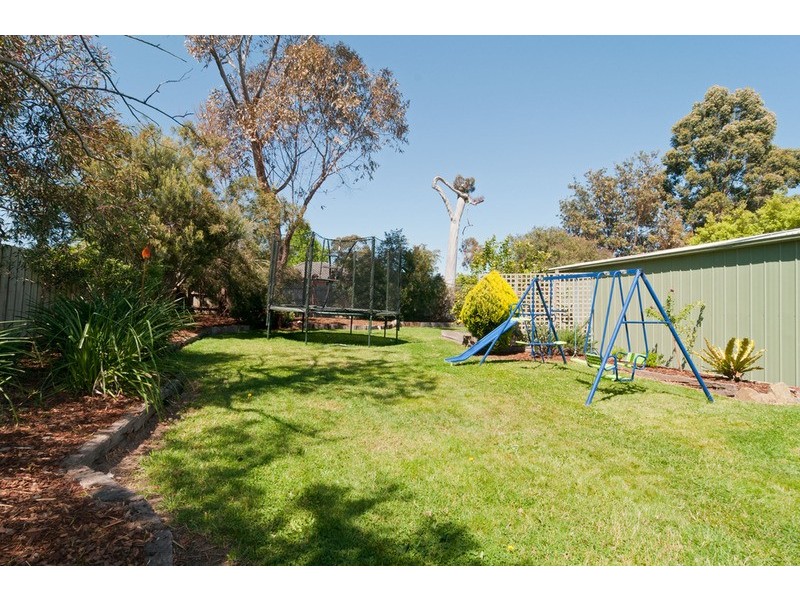 12 Larbert Road, Mooroolbark VIC 3138