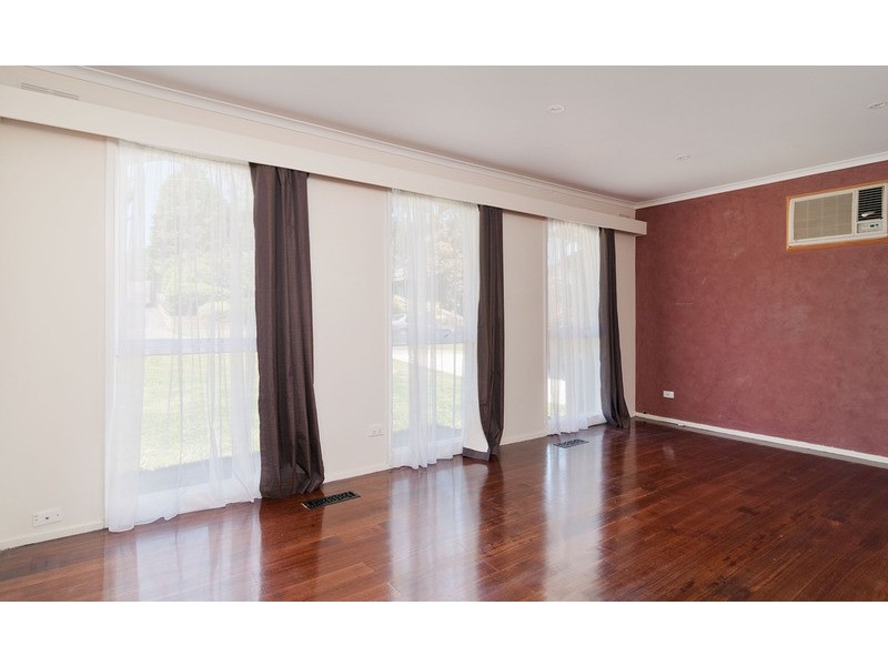 27 Mountfield Road, Kilsyth VIC 3137