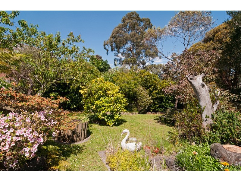 32 Winyard Drive, Mooroolbark VIC 3138
