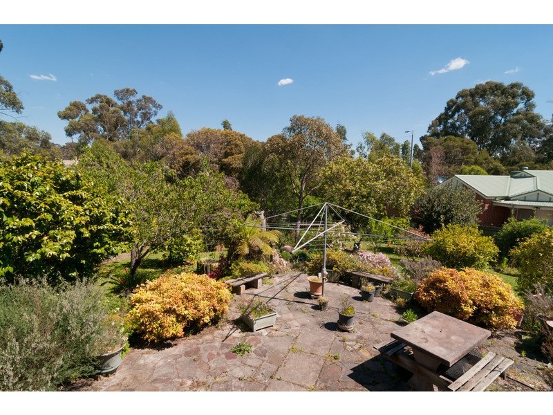 32 Winyard Drive, Mooroolbark VIC 3138