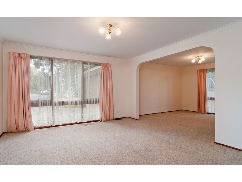 5 Kiewa Close, Croydon Hills VIC 3136