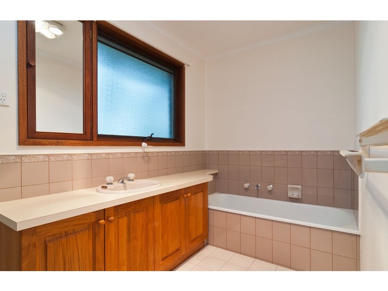 5 Kiewa Close, Croydon Hills VIC 3136