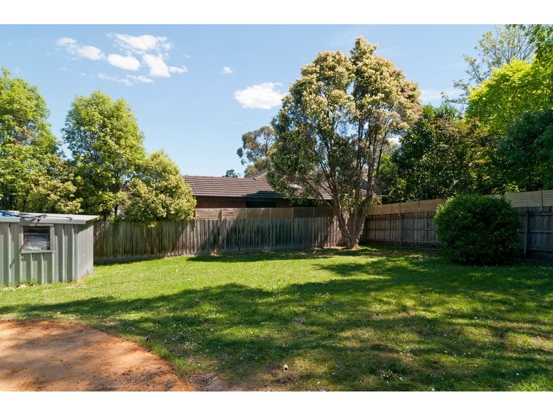 2/23 Ballantyne Crescent, Kilsyth VIC 3137