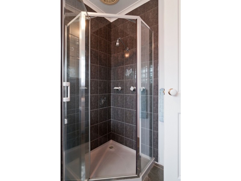 24 Shadowplay Road, Mooroolbark VIC 3138