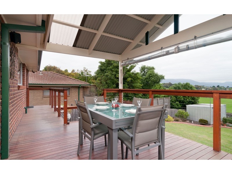 24 Shadowplay Road, Mooroolbark VIC 3138