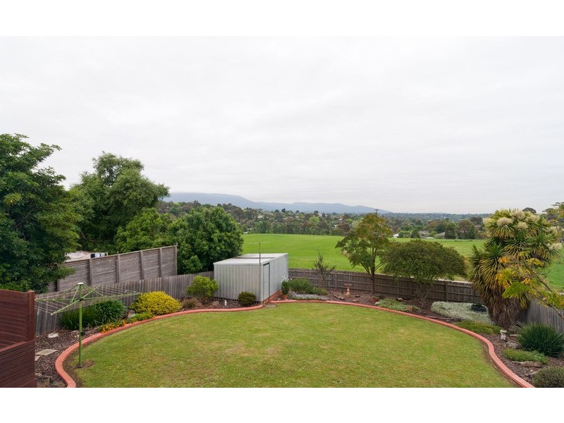 24 Shadowplay Road, Mooroolbark VIC 3138