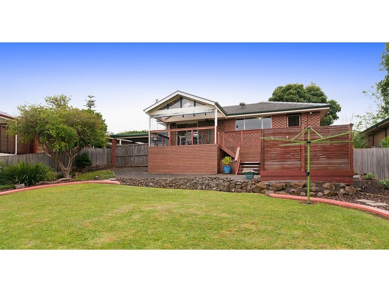 24 Shadowplay Road, Mooroolbark VIC 3138