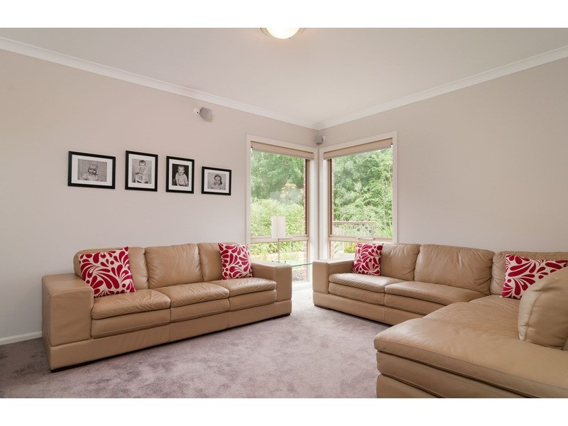 16 Joel Place, Mooroolbark VIC 3138