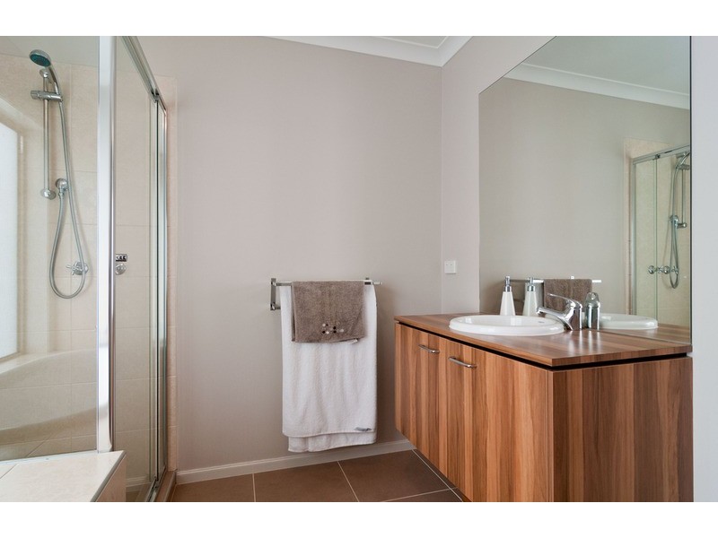 16 Joel Place, Mooroolbark VIC 3138