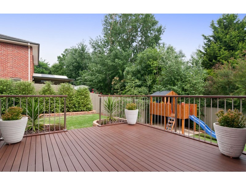 16 Joel Place, Mooroolbark VIC 3138