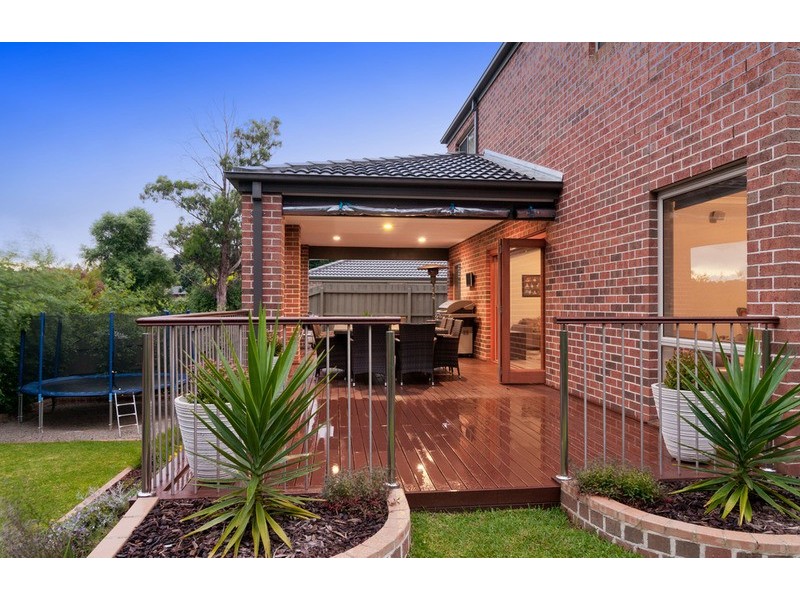 16 Joel Place, Mooroolbark VIC 3138