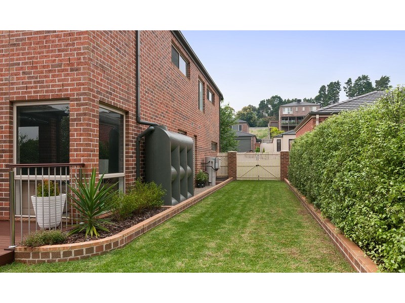 16 Joel Place, Mooroolbark VIC 3138