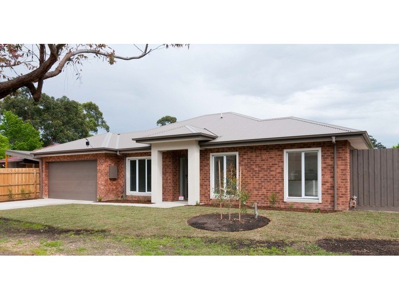 1a Zina Grove, Mooroolbark VIC 3138