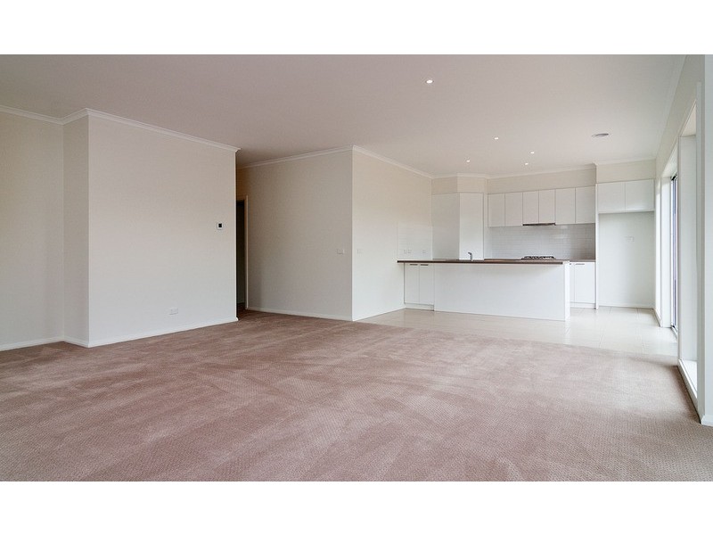 1a Zina Grove, Mooroolbark VIC 3138