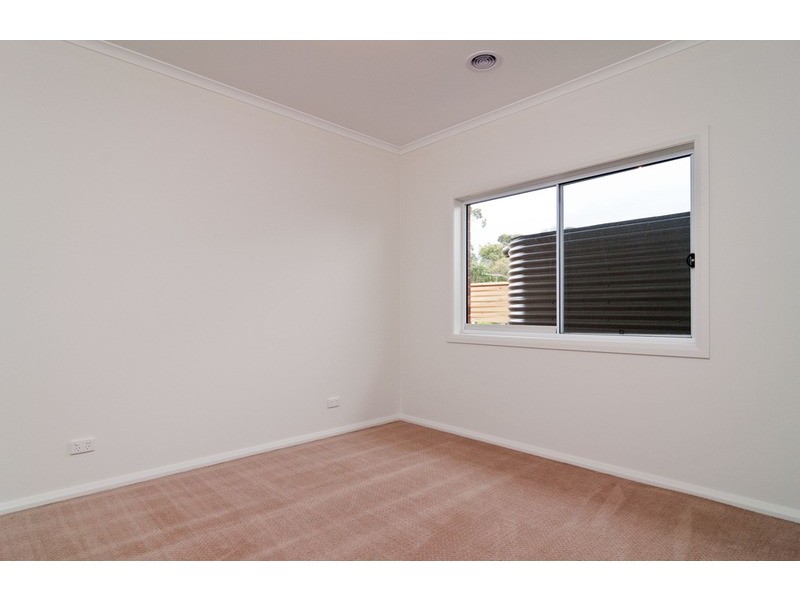 1a Zina Grove, Mooroolbark VIC 3138