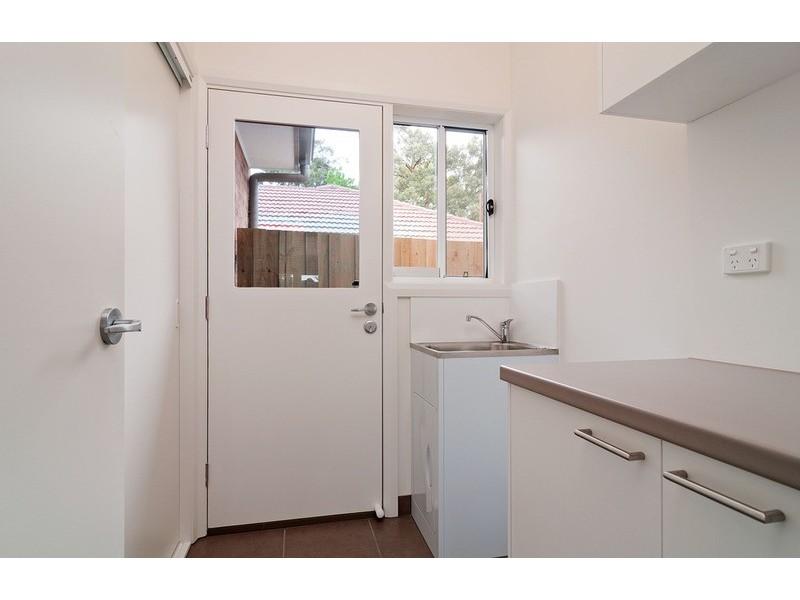 1a Zina Grove, Mooroolbark VIC 3138