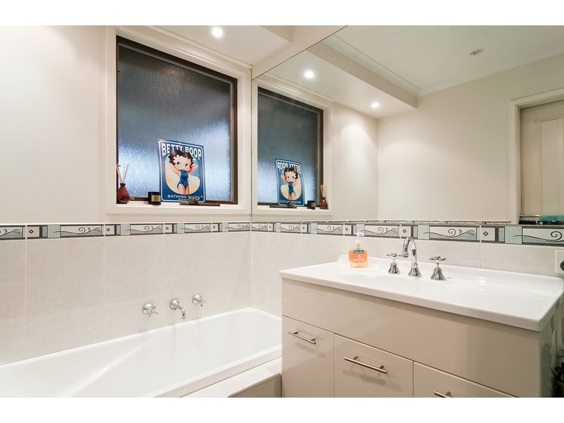 1/12 Dobell Place, Mooroolbark VIC 3138