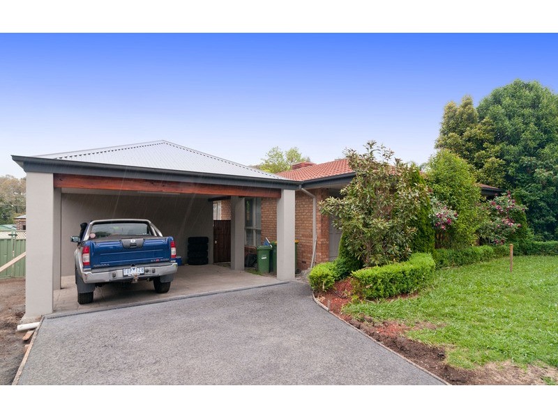 1/12 Dobell Place, Mooroolbark VIC 3138