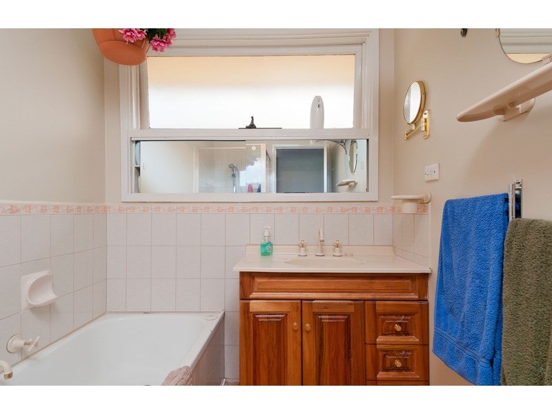 1a Newman Road, Croydon VIC 3136