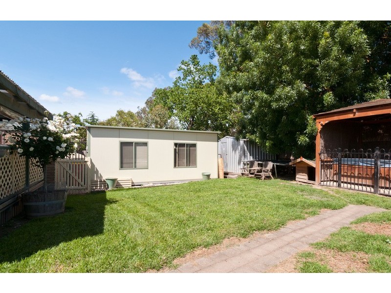 1a Newman Road, Croydon VIC 3136