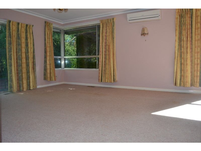 9 Stradbroke Road, Montrose VIC 3765