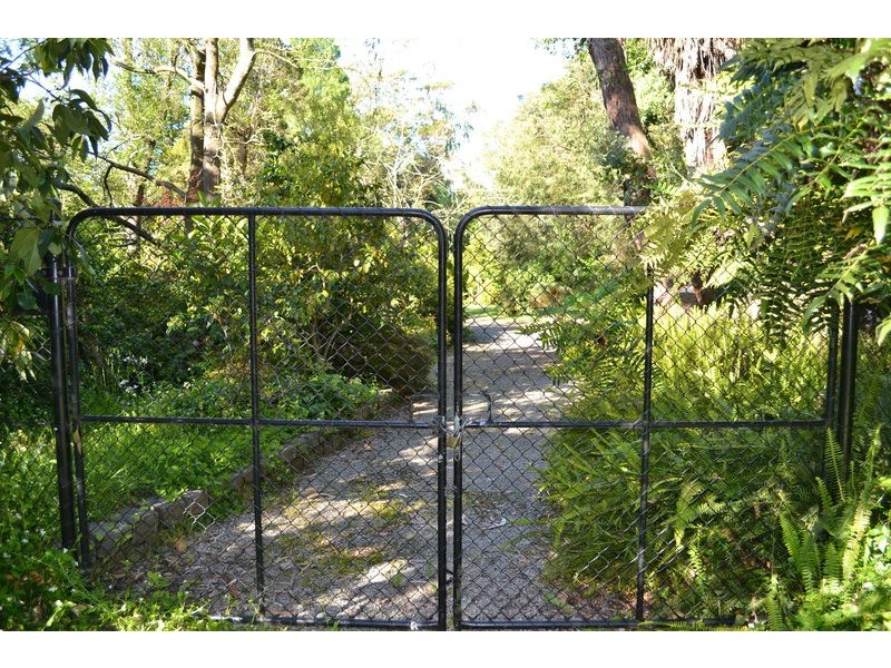 9 Stradbroke Road, Montrose VIC 3765