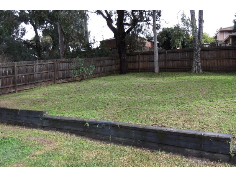 19 Barina  Avenue, Mooroolbark VIC 3138