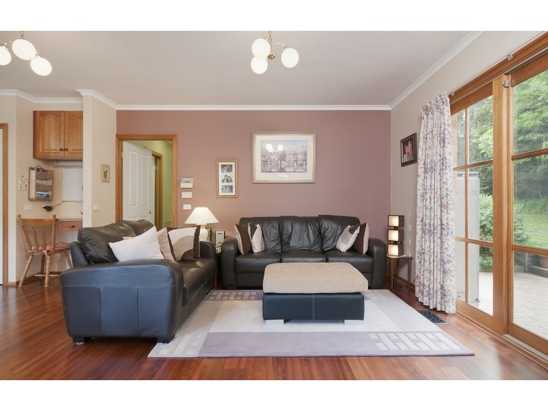 4 Laura  Lane, Mooroolbark VIC 3138