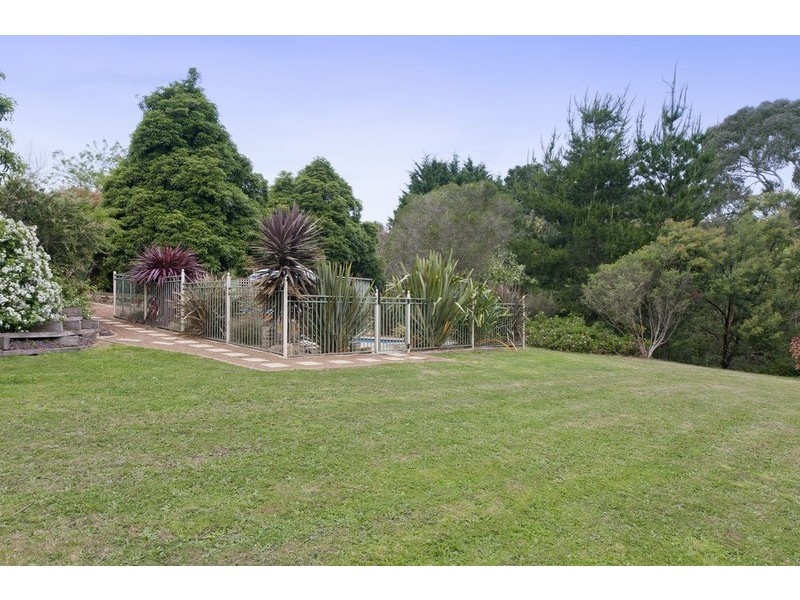 4 Laura  Lane, Mooroolbark VIC 3138