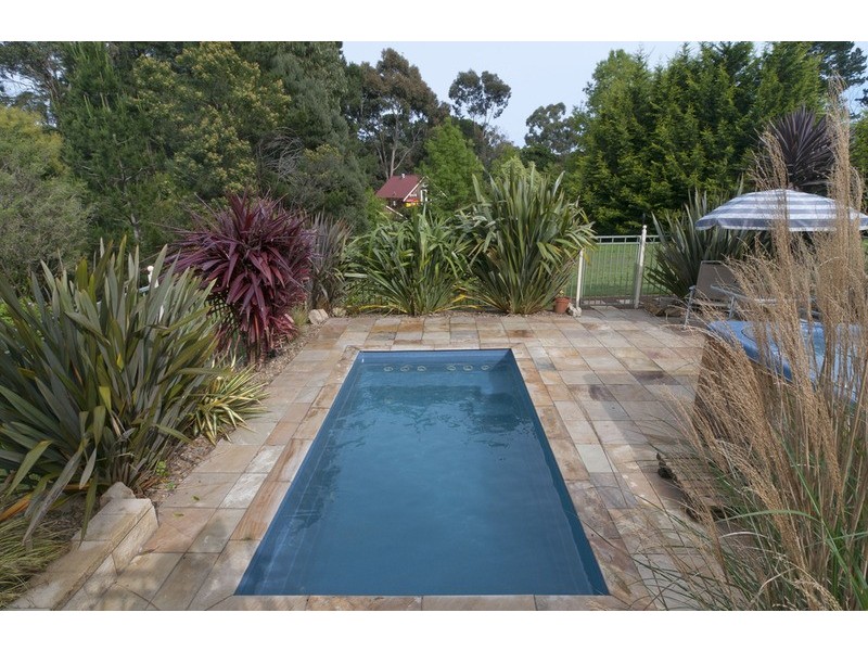 4 Laura  Lane, Mooroolbark VIC 3138