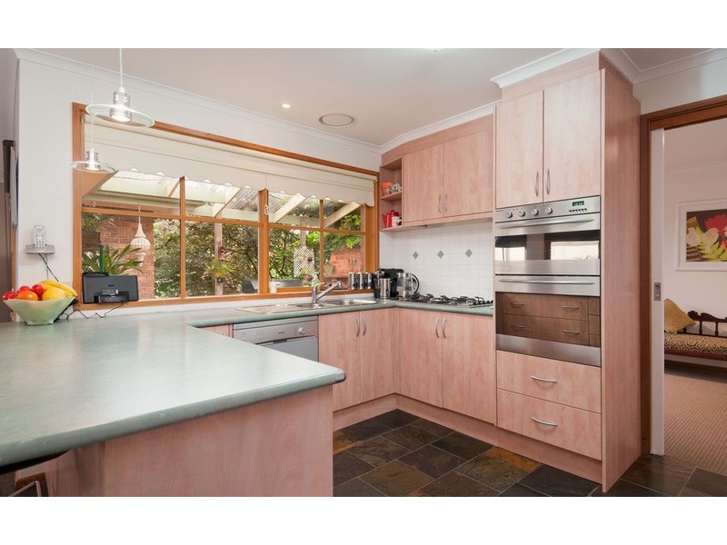 6 Plumtree Rise, Croydon Hills VIC 3136