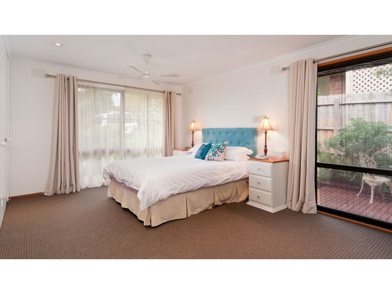 6 Plumtree Rise, Croydon Hills VIC 3136