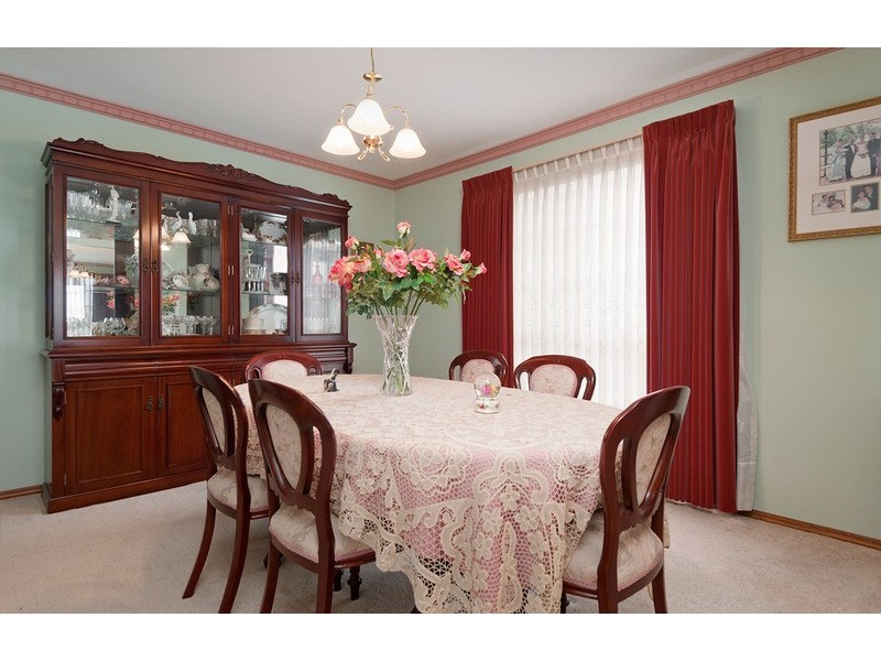 90 Woodville Road, Mooroolbark VIC 3138