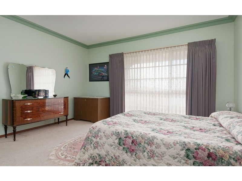 90 Woodville Road, Mooroolbark VIC 3138