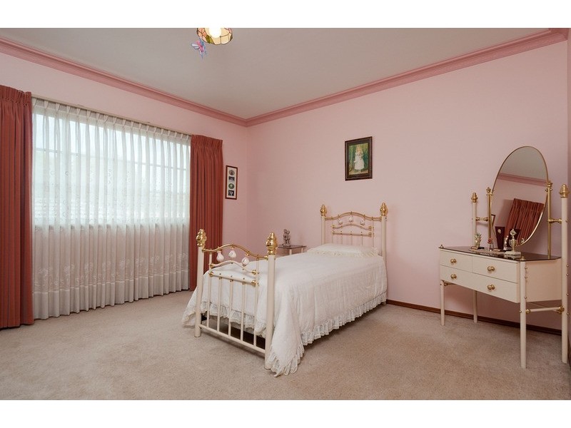 90 Woodville Road, Mooroolbark VIC 3138