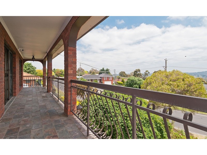 90 Woodville Road, Mooroolbark VIC 3138