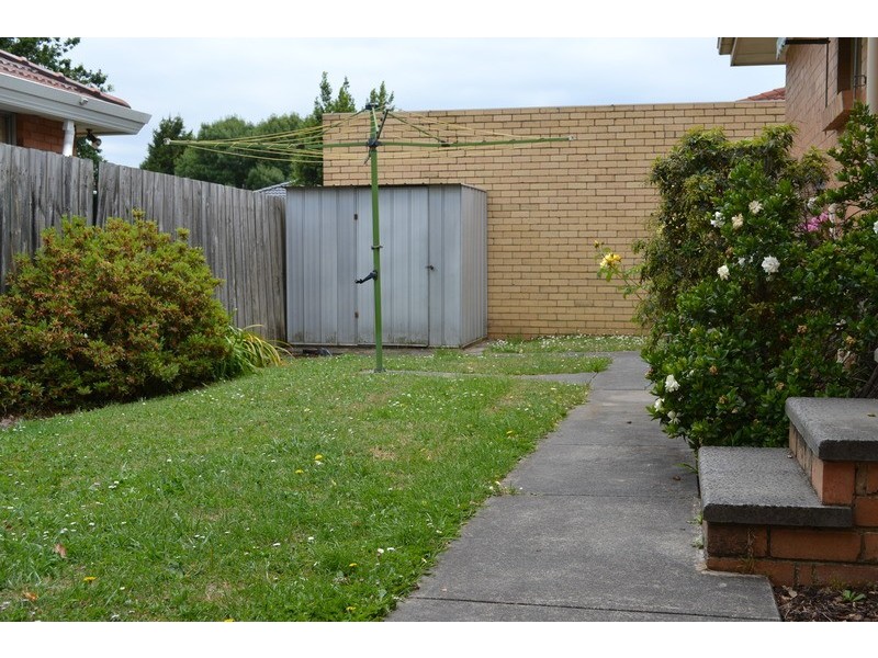 24 Thomas Street, Croydon South VIC 3136