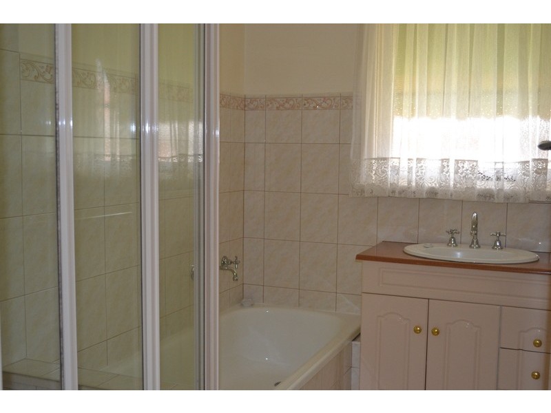 24 Thomas Street, Croydon South VIC 3136