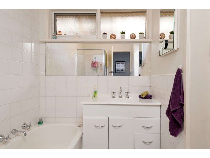 2/27 Humber Road, Croydon North VIC 3136