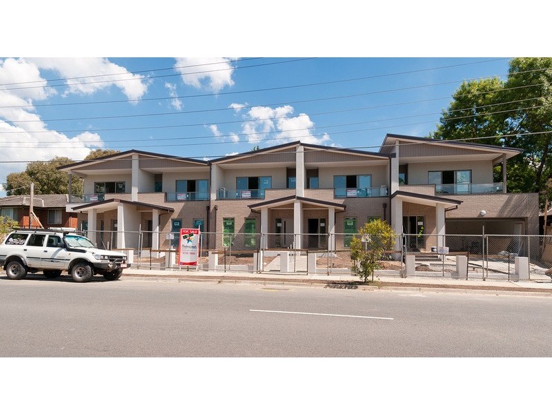 98 -100 Brice Avenue, Mooroolbark VIC 3138