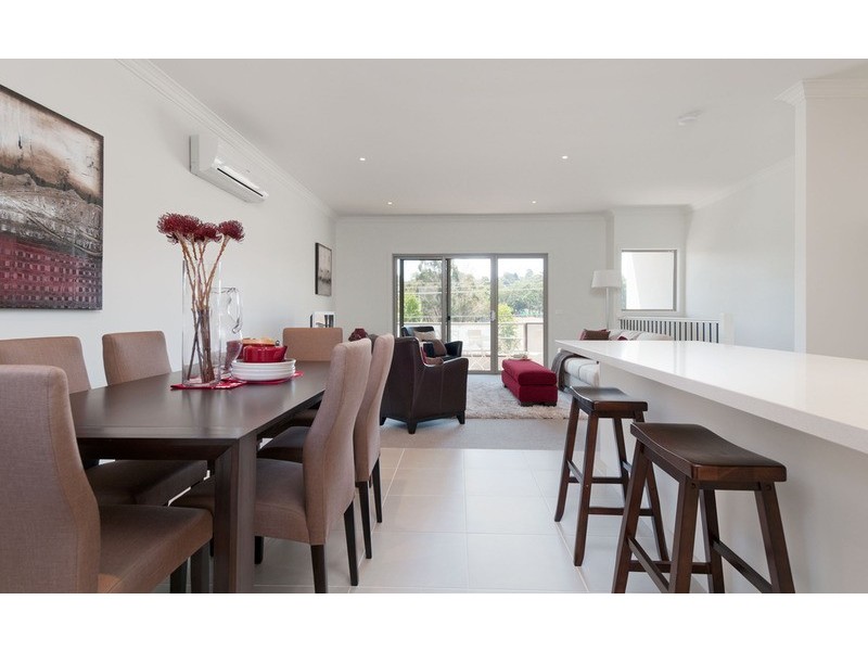 98 -100 Brice Avenue, Mooroolbark VIC 3138