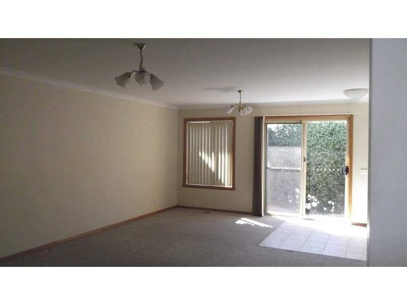 2/40-42 Newman  Road, Mooroolbark VIC 3138