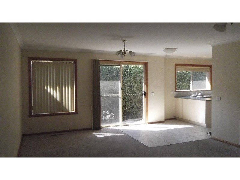 2/40-42 Newman  Road, Mooroolbark VIC 3138