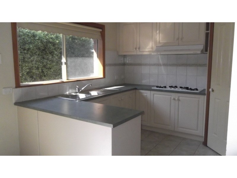 2/40-42 Newman  Road, Mooroolbark VIC 3138