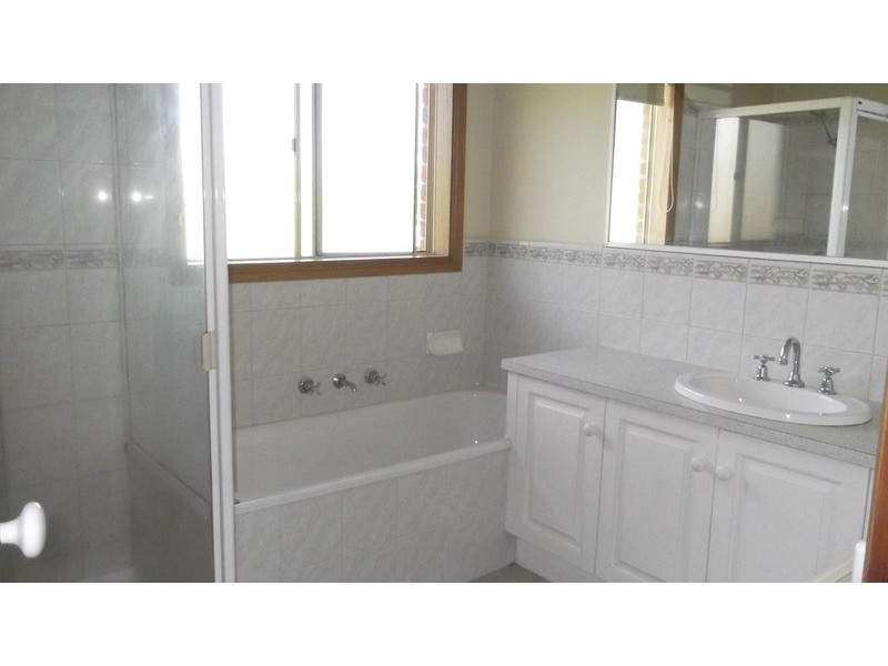 2/40-42 Newman  Road, Mooroolbark VIC 3138