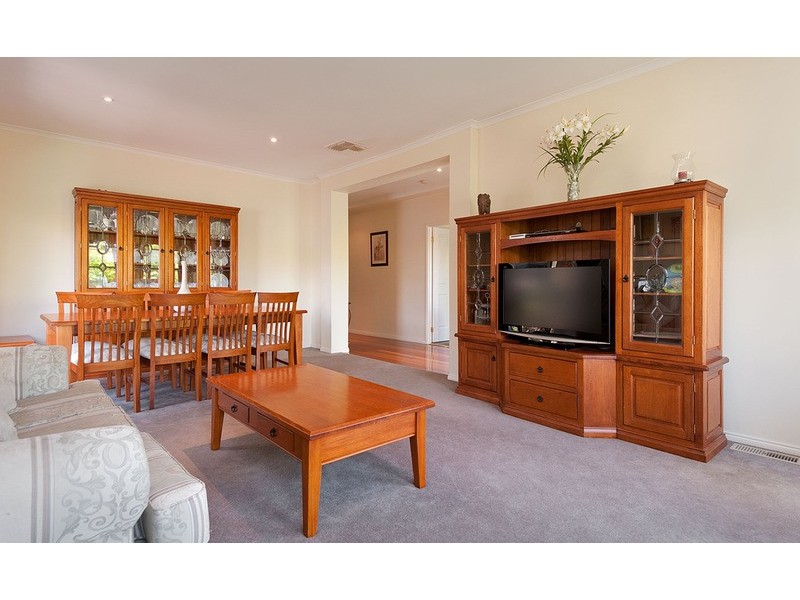 17 Yarra Valley Boulevard, Chirnside Park VIC 3116