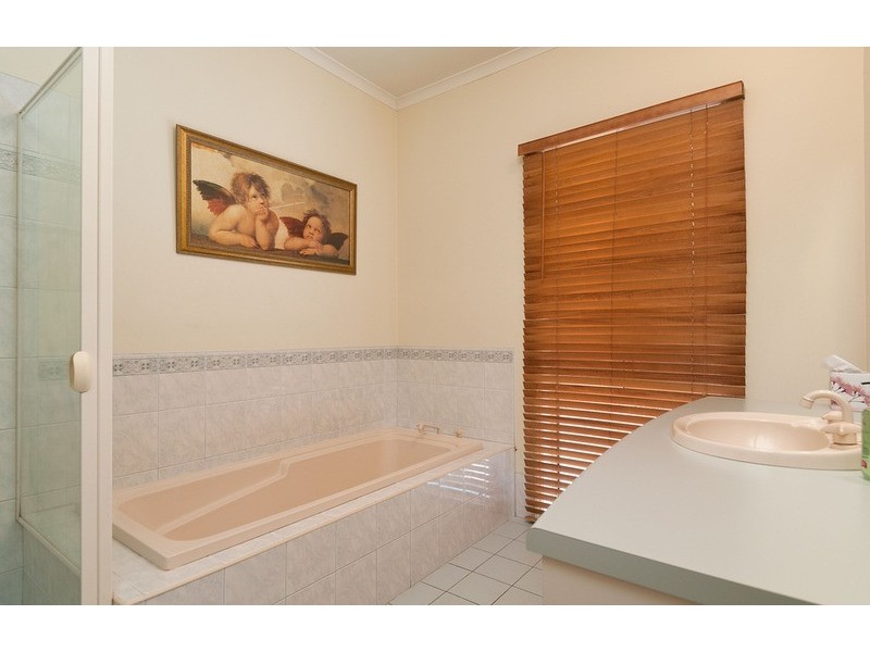 17 Yarra Valley Boulevard, Chirnside Park VIC 3116