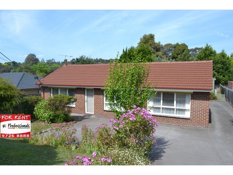 26 Zina  Grove, Mooroolbark VIC 3138
