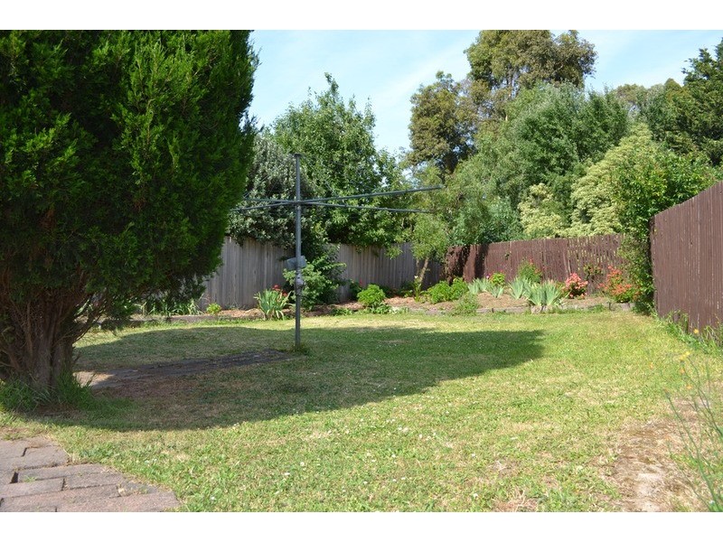 26 Zina  Grove, Mooroolbark VIC 3138