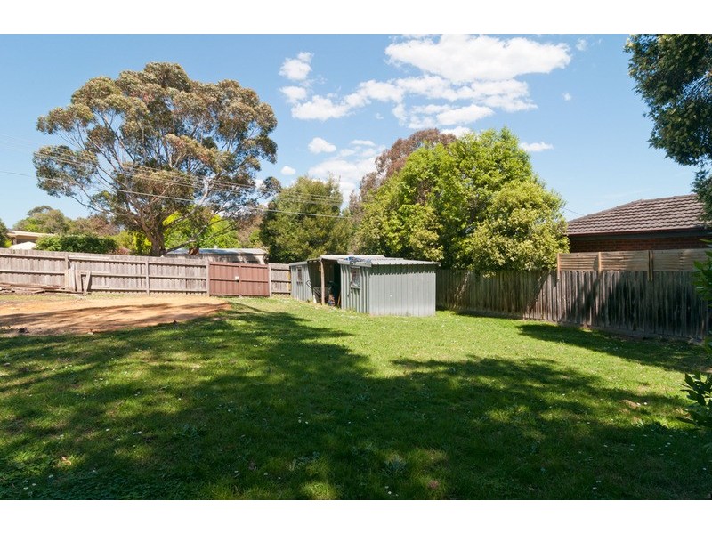2/23 Ballantyne Crescent, Kilsyth VIC 3137